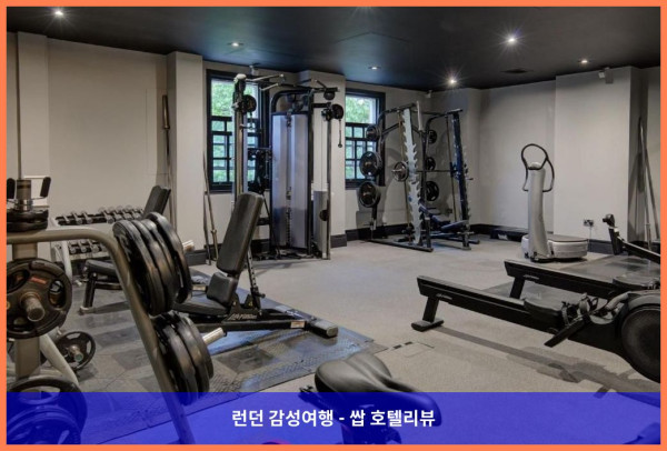 영국 우들스퍼드 호텔 추천: 로맨틱한 휴가를 위한 완벽한 선택, Oulton Hall Hotel 후기